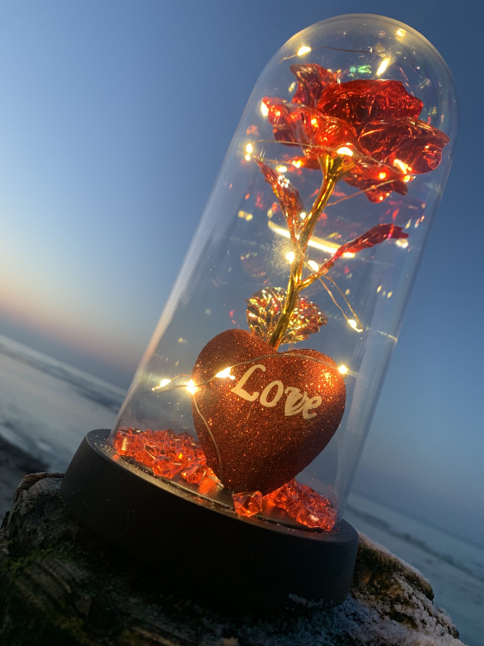 Wieczna Róża w Kopule z Oświetleniem LED Sercem Koralikami Czerwona 21x11cm - obrazek 11