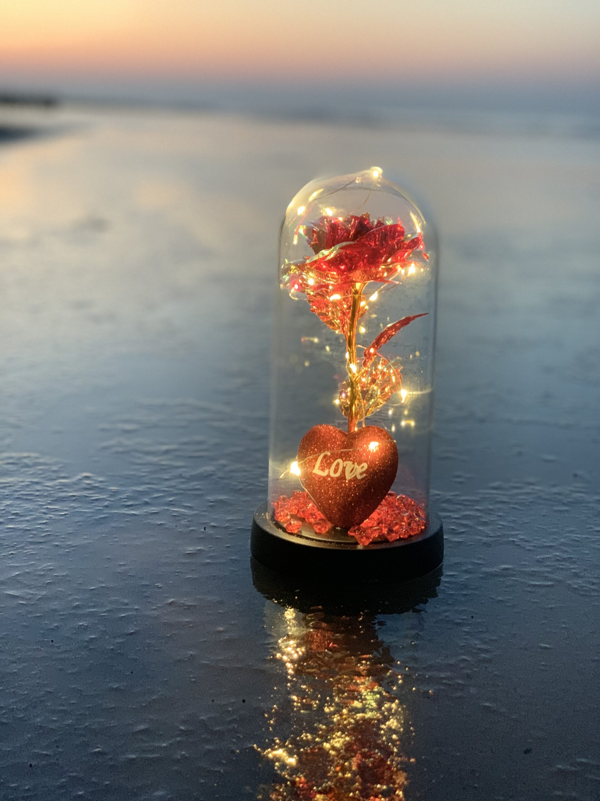 Wieczna Róża w Kopule z Oświetleniem LED Sercem Koralikami Czerwona 21x11cm - obrazek 13